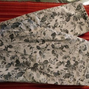 J Brand cropped flowered skinny jeans size 26